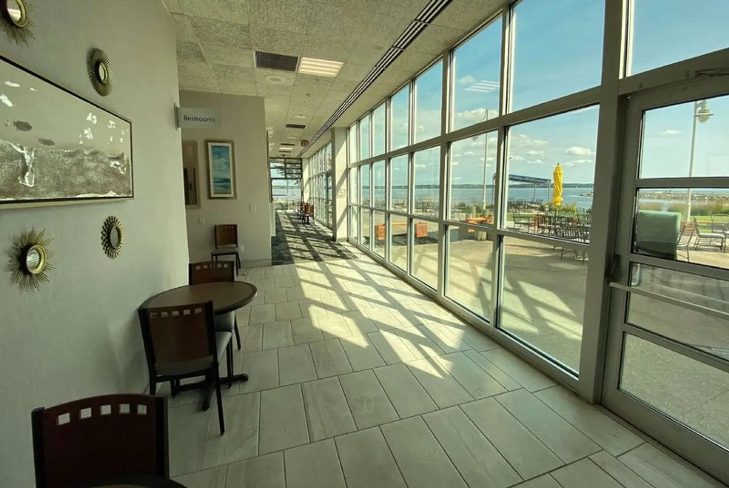 41 Lakefront Hotel, Trademark Collection By Wyndham LOUNGE_LOBBY