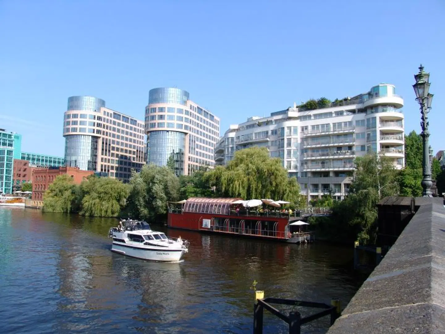 Les Nations EXTERIOR