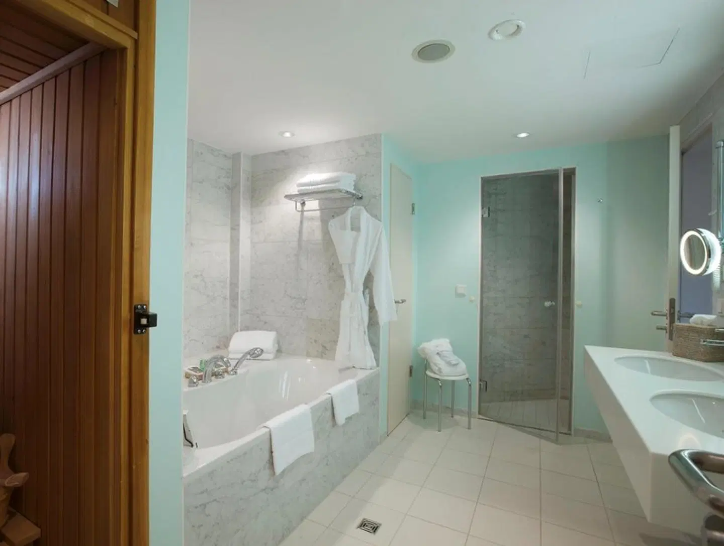 Sheraton Berlin Grand Hotel Esplanade Badezimmer