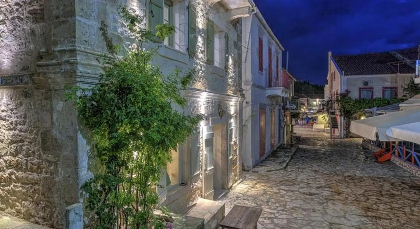 Fiscardonna Luxury Suites EXTERIOR