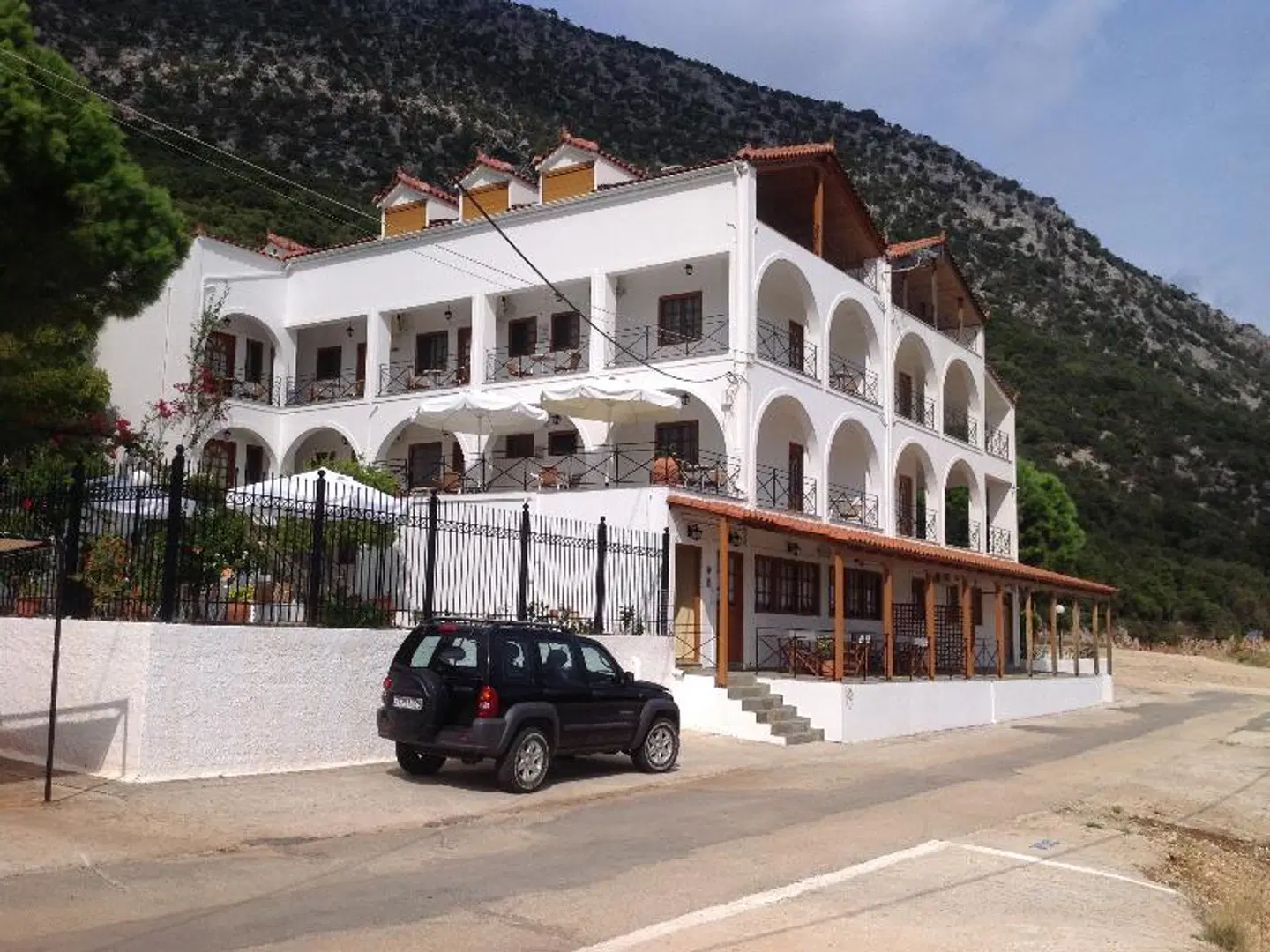 Travlos Studios EXTERIOR