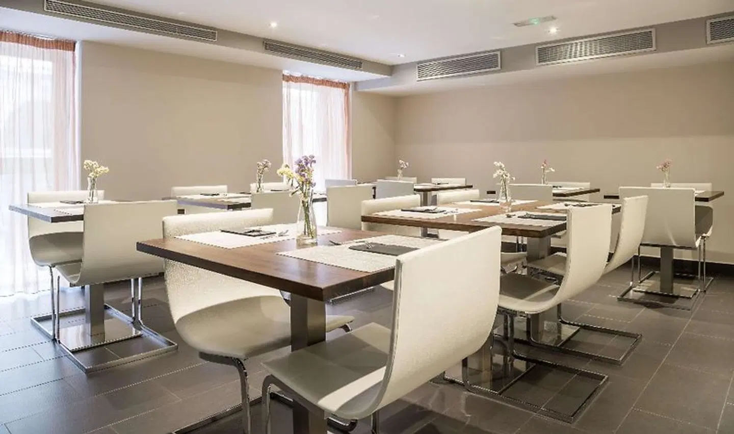 Hotel ILUNION Almirante Konferenz