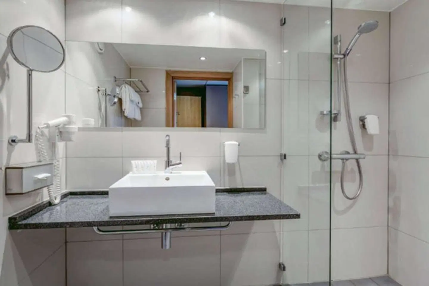 Quality Hotel Expo Badezimmer