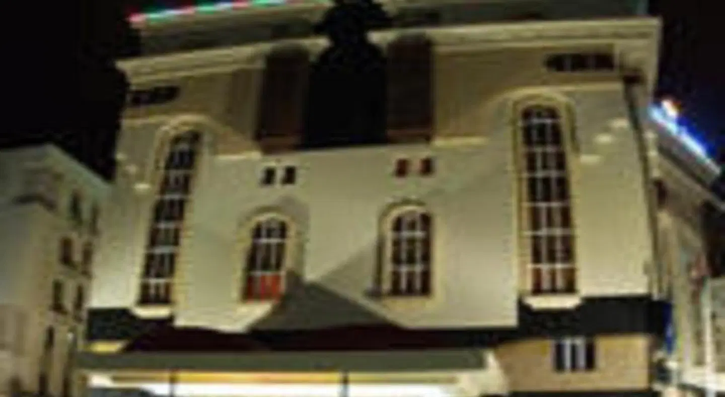 Garden Hotel EXTERIOR