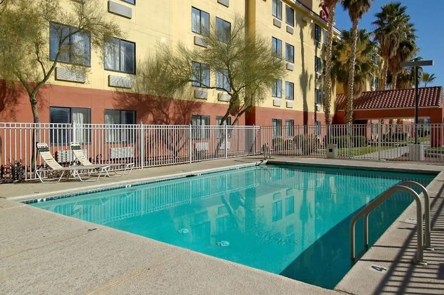 Red Roof Inn Tucson North OUTDOOR_POOL