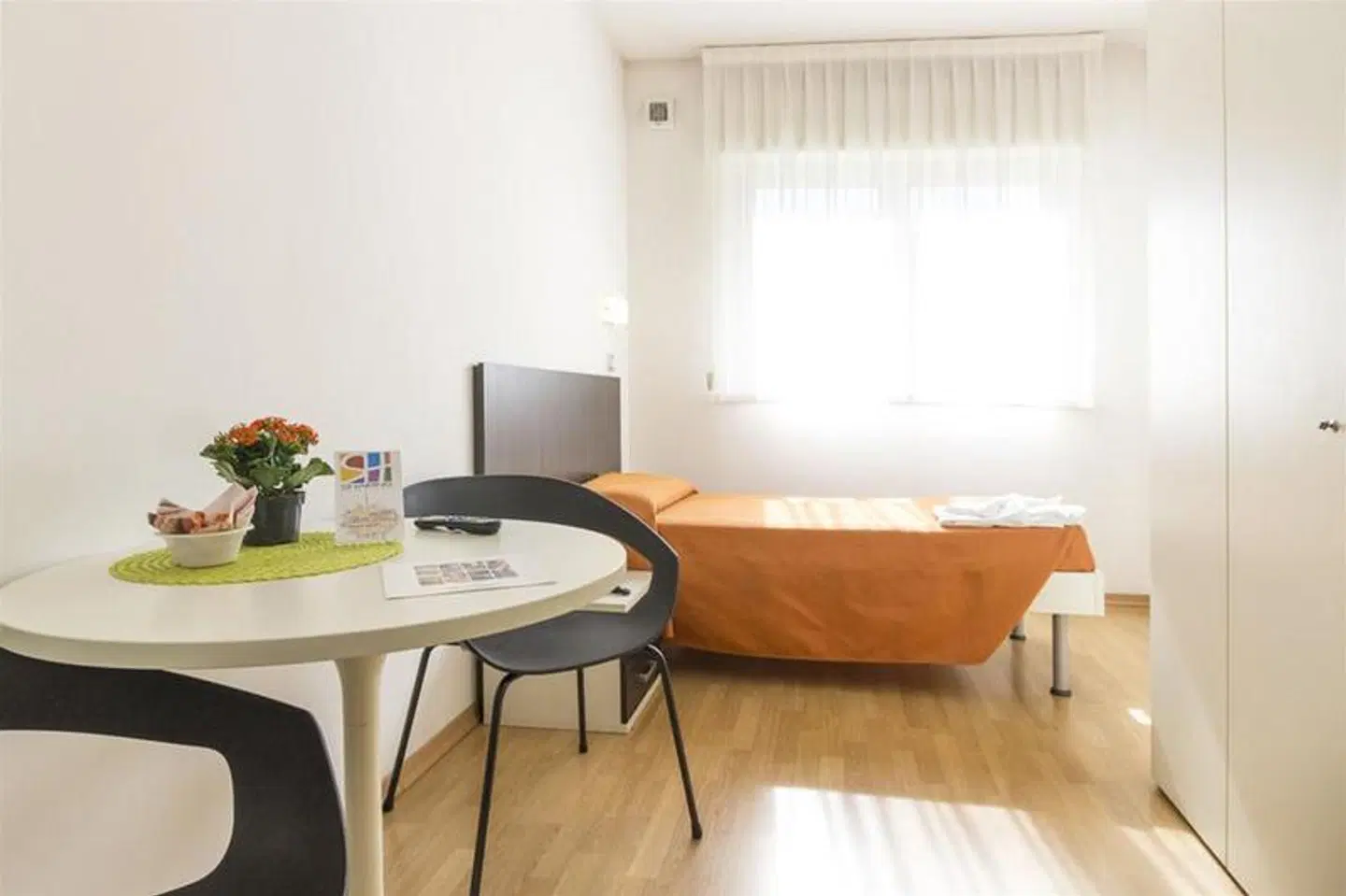 Sharing ROOM_EXAMPLE
