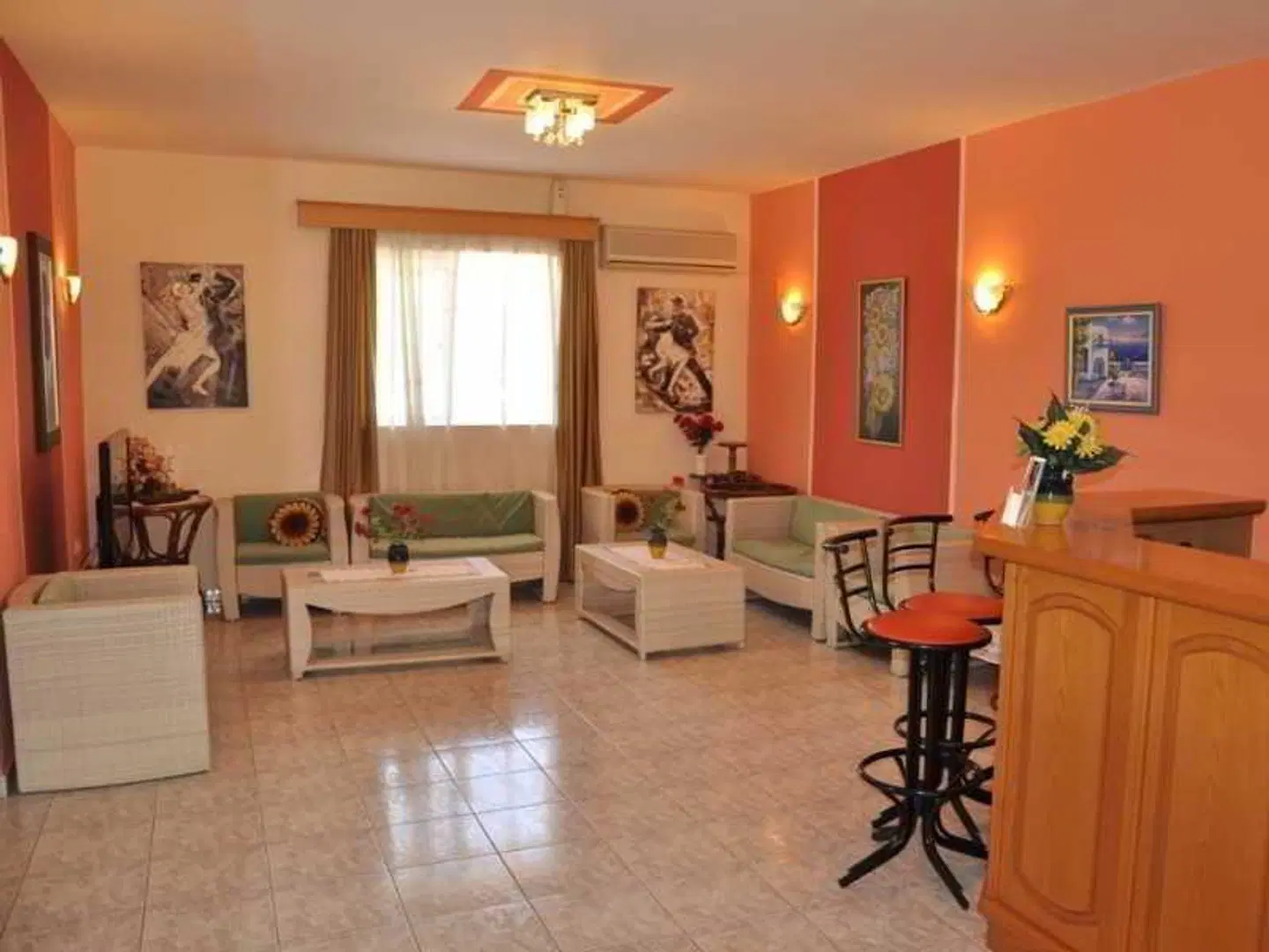 Summer Memories Aparthotel Bar