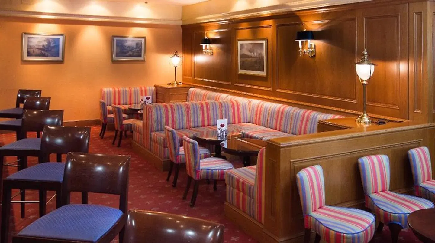 Las Palmeras Bar