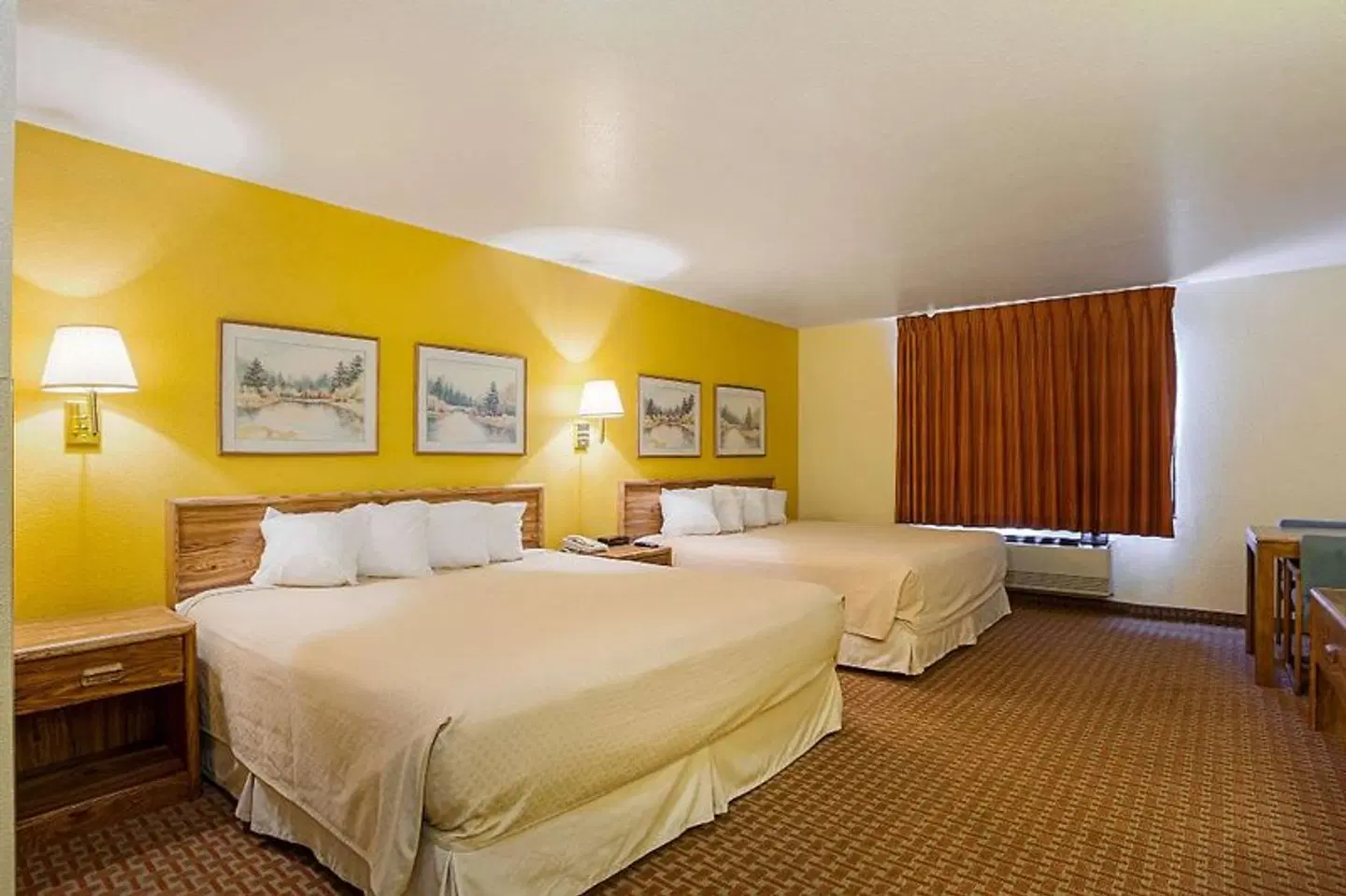 Rodeway Inn & Suites ROOM_EXAMPLE
