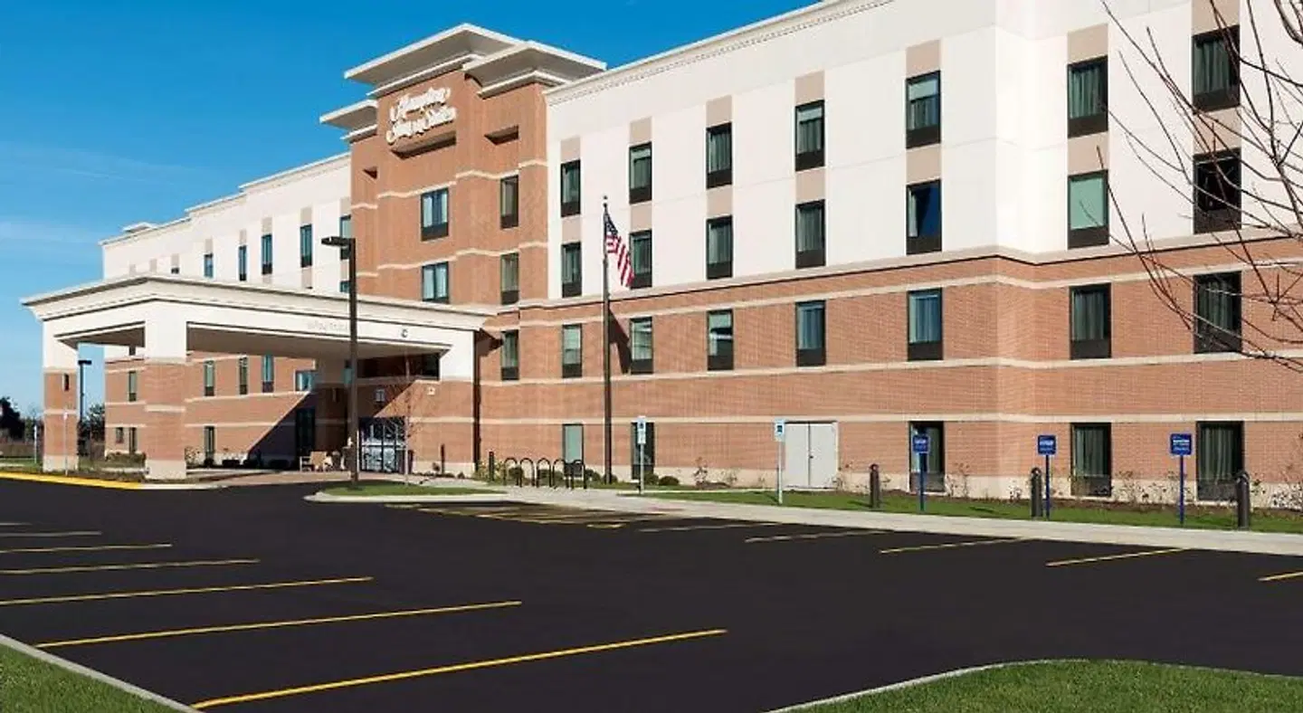 Hampton Inn & Suites Chicago Schaumburg EXTERIOR