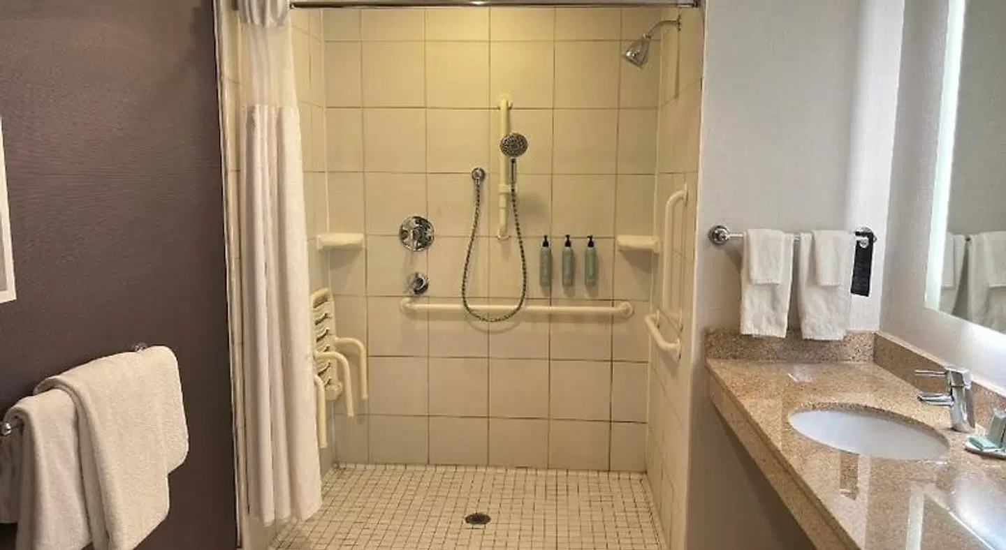 Courtyard by Marriott Waterloo St. Jacobs Badezimmer