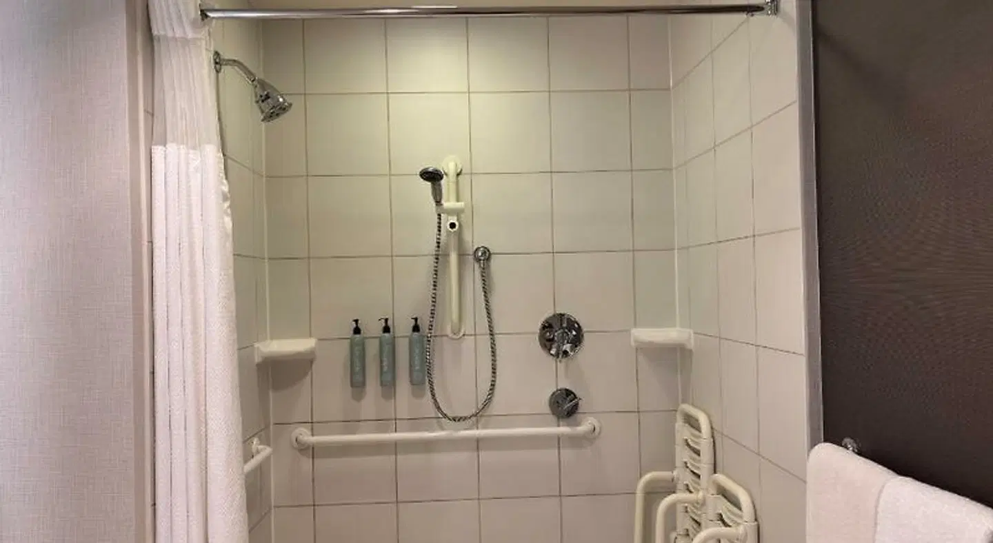 Courtyard by Marriott Waterloo St. Jacobs Badezimmer