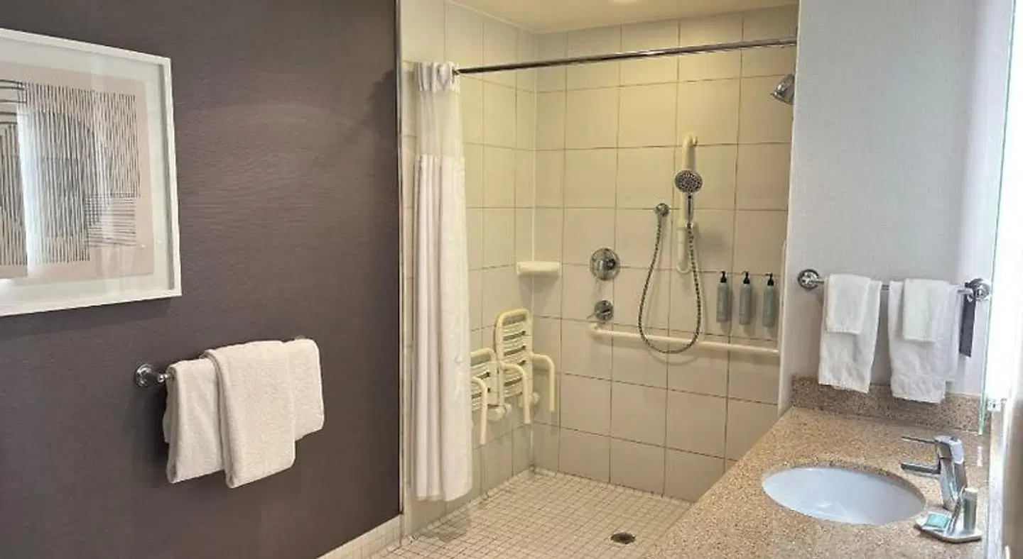 Courtyard by Marriott Waterloo St. Jacobs Badezimmer