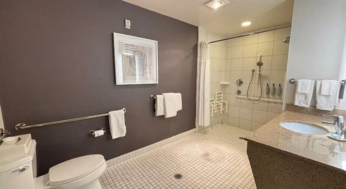 Courtyard by Marriott Waterloo St. Jacobs Badezimmer