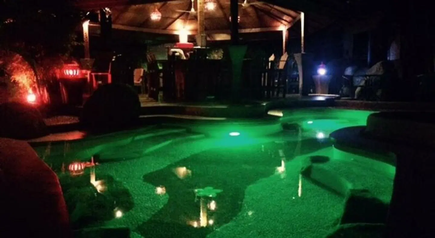 Pandora Lifestyle Hallenbad