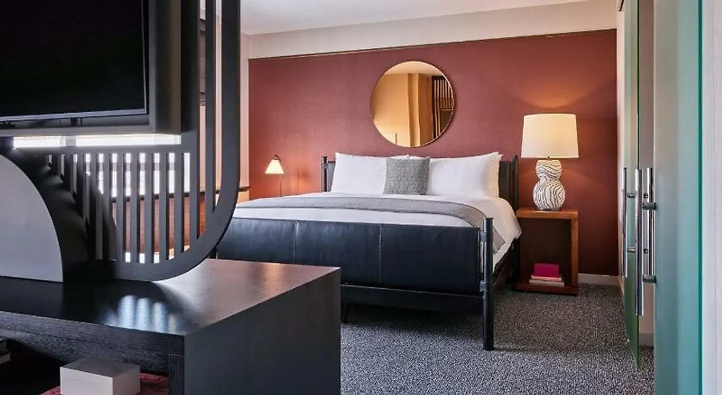 Loews Chicago O'Hare ROOM_EXAMPLE
