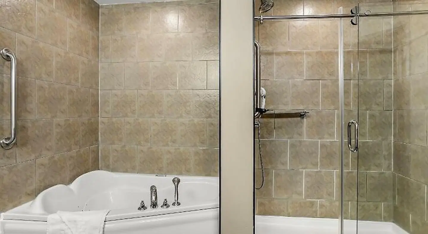 Best Western Plus Blairmore Badezimmer
