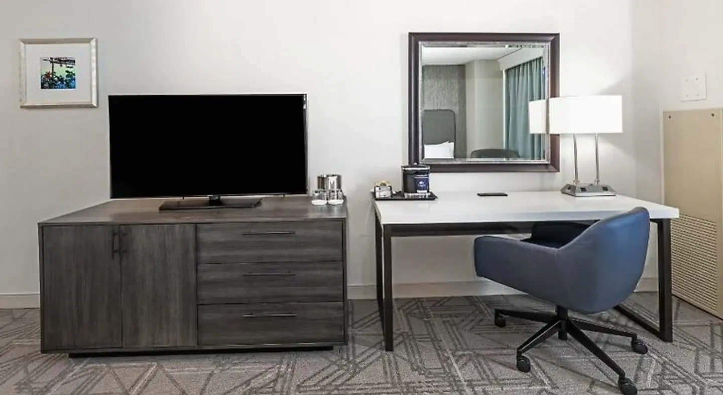 DoubleTree by Hilton Tulsa Downtown ROOM_EXAMPLE