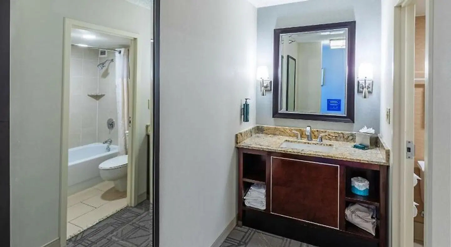 DoubleTree by Hilton Tulsa Downtown ROOM_EXAMPLE