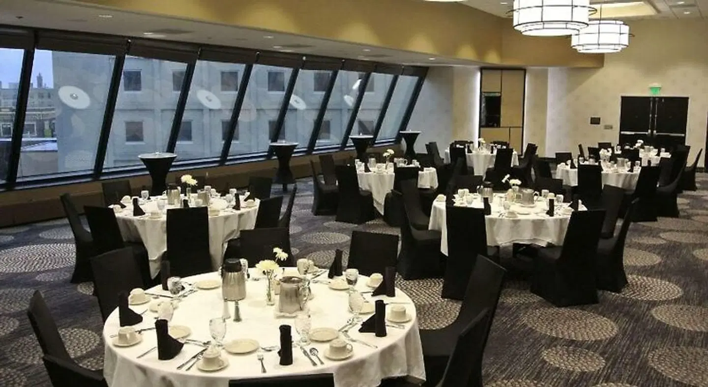 Radisson Hotel Fargo Restaurant