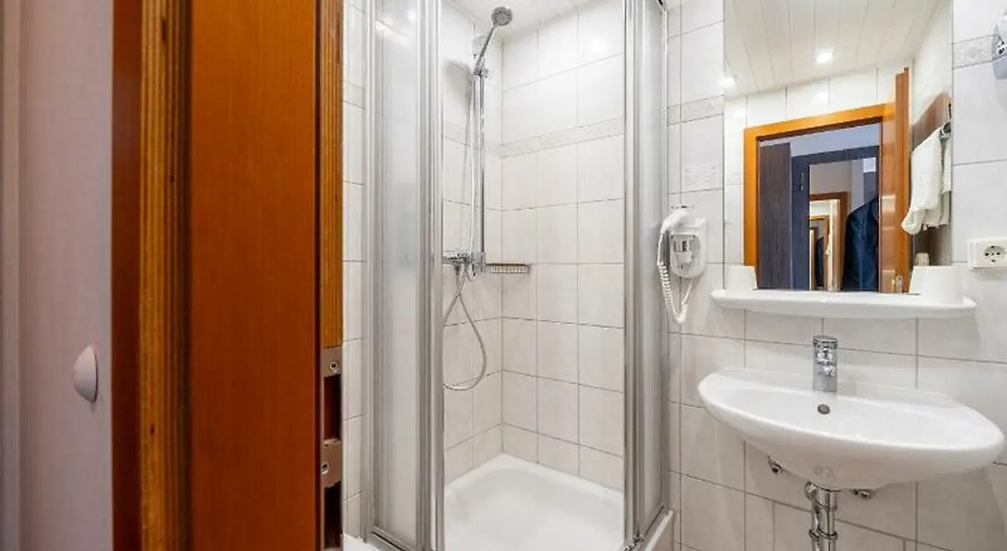 PLAZA Hotel Buchhorner Hof Badezimmer