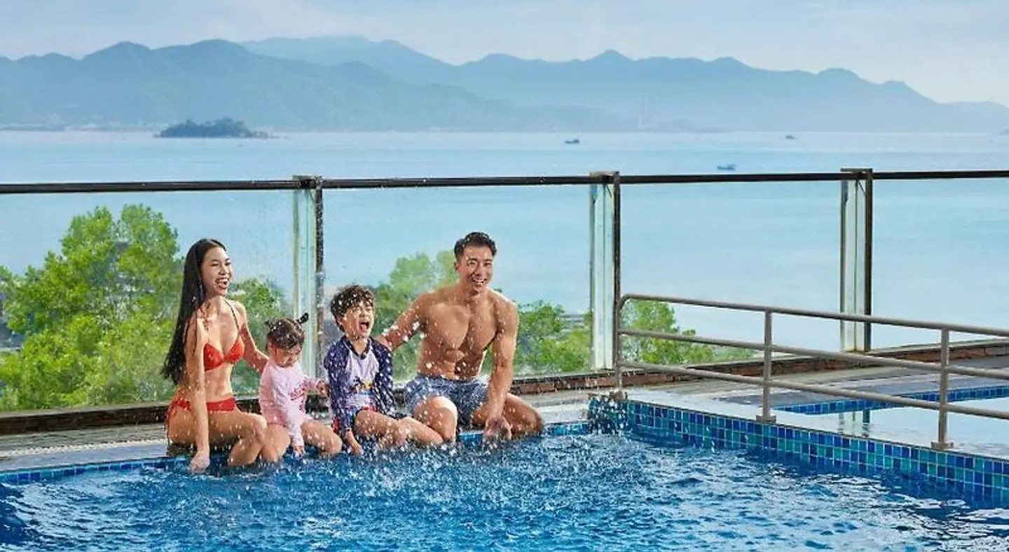 Novotel Nha Trang Hotel Hallenbad