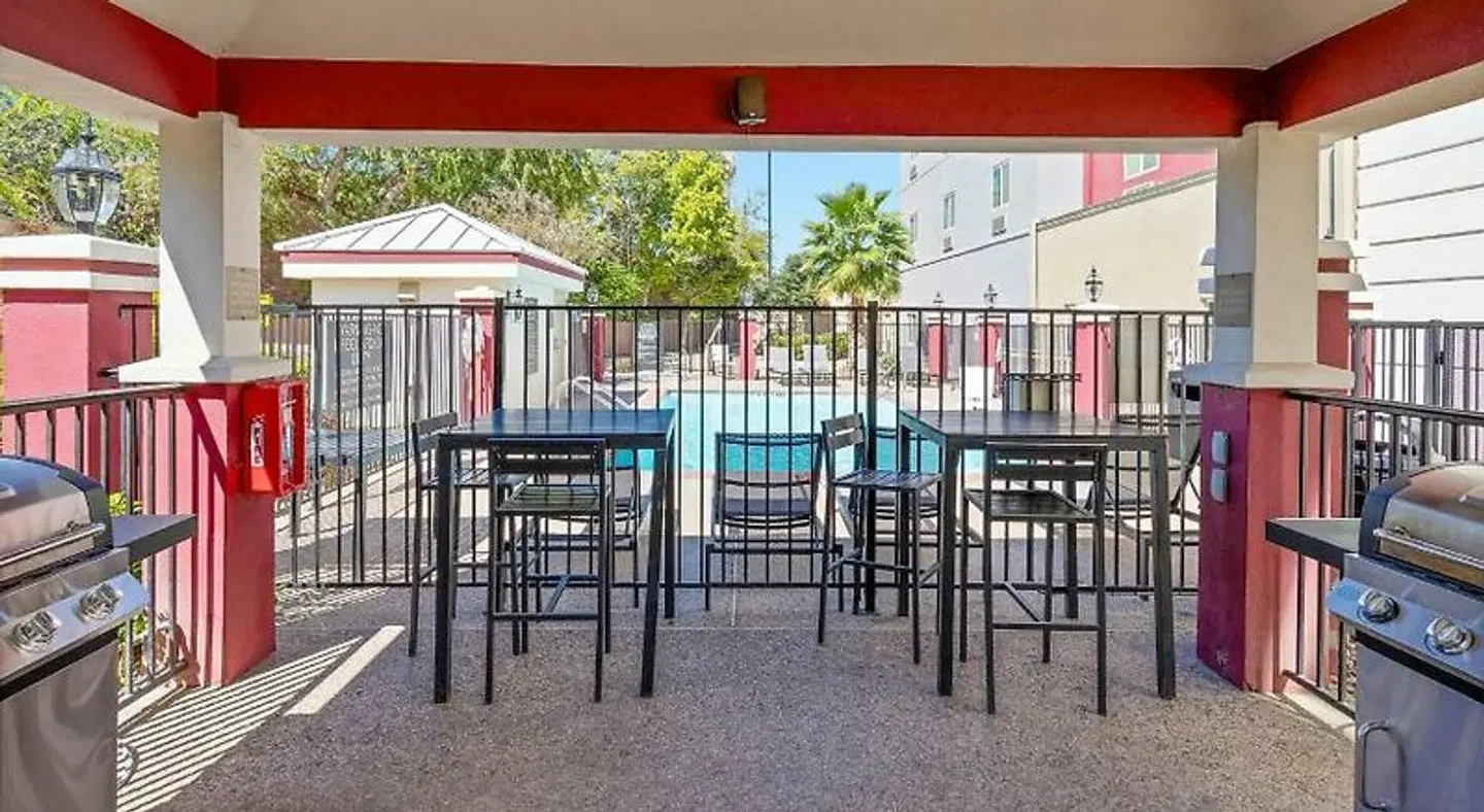 Candlewood Suites San Antonio Downtown by IHG Bar