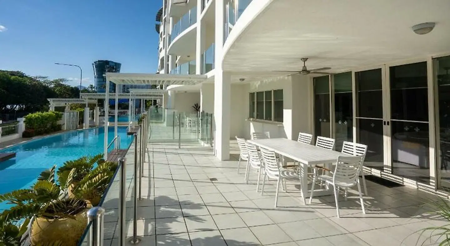 Waters Edge Apartment Cairns Terrasse