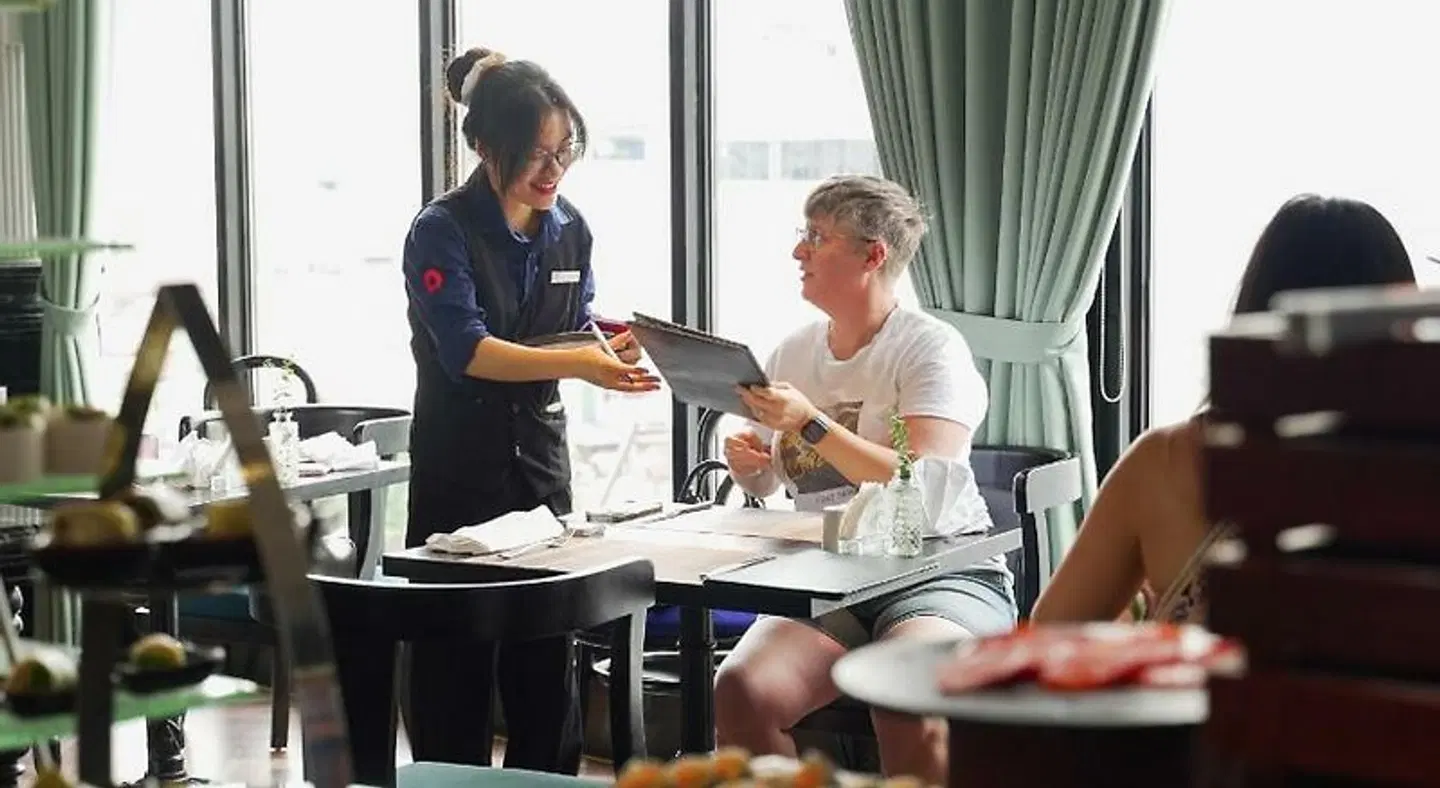 Solaria Hanoi Hotel PEOPLE