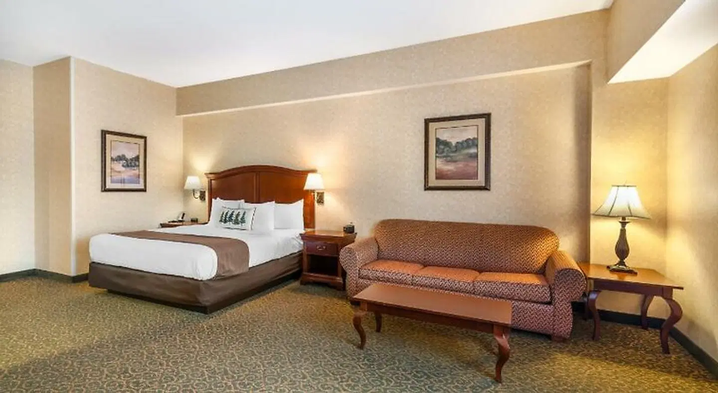 Maine Evergreen Hotel, Ascend Hotel Collection ROOM_EXAMPLE