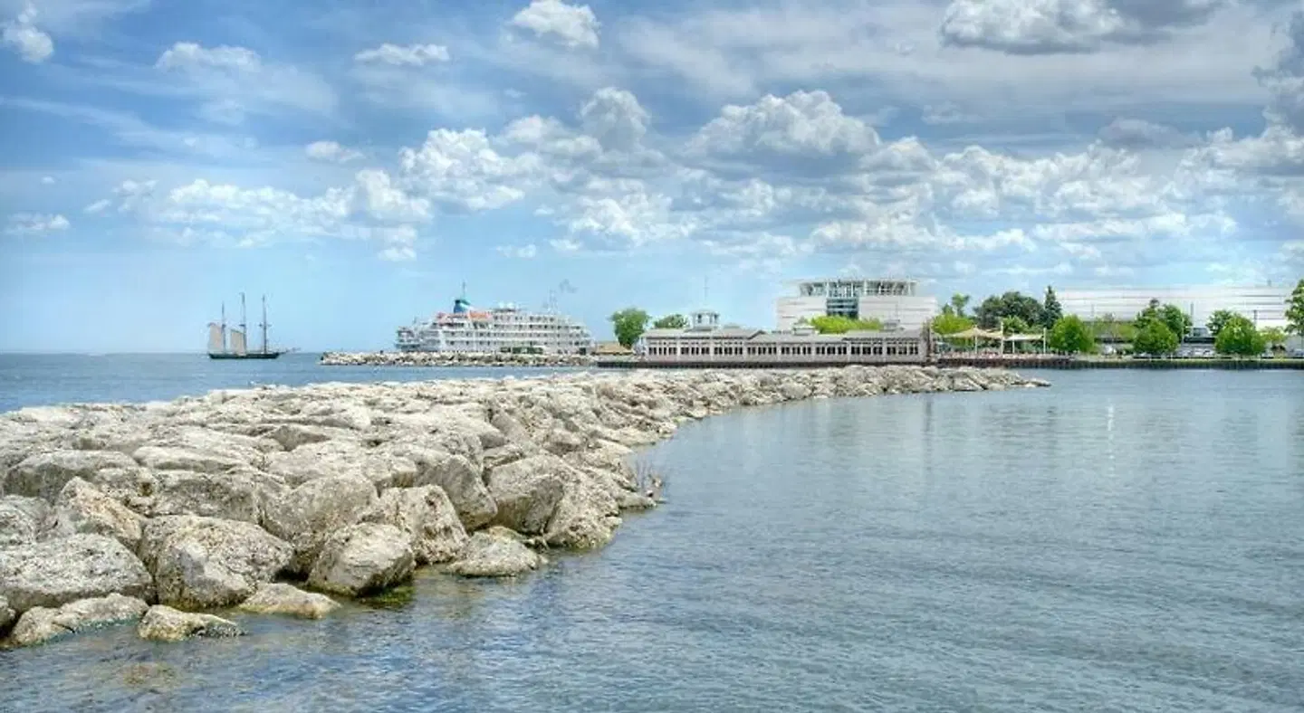 The Westin Milwaukee LANDSCAPE