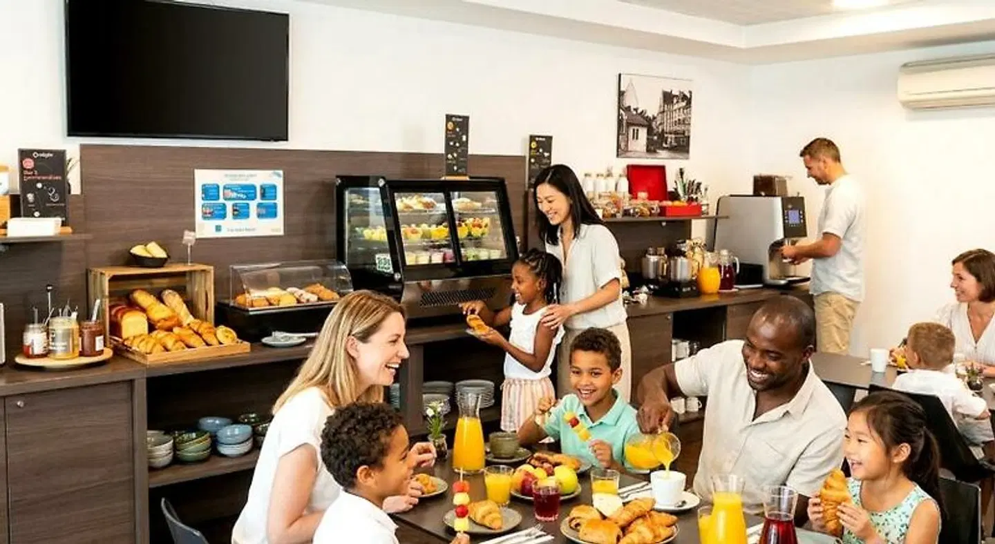 Aparthotel Adagio access Poitiers PEOPLE
