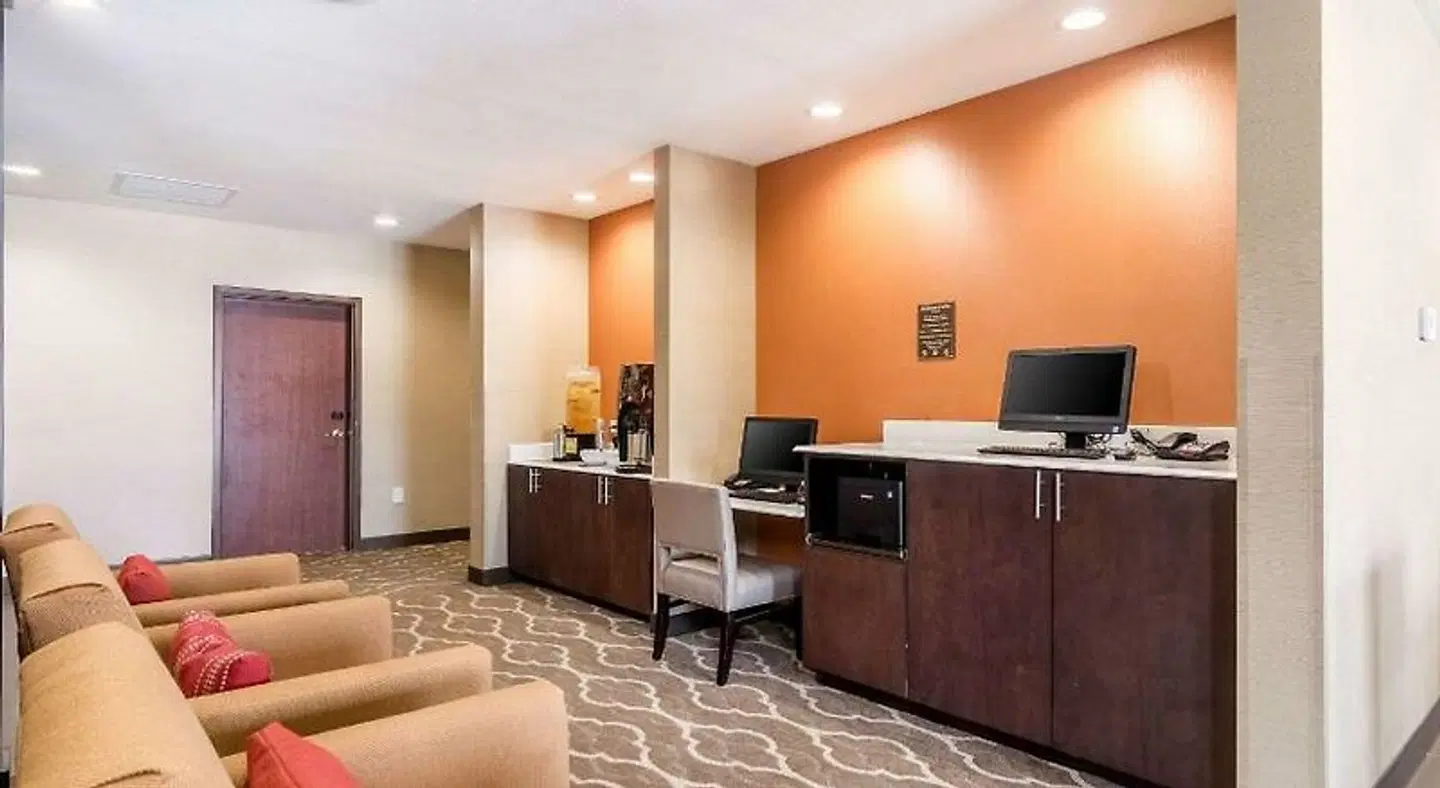 Comfort Suites Meridian and I-40 ROOM_EXAMPLE