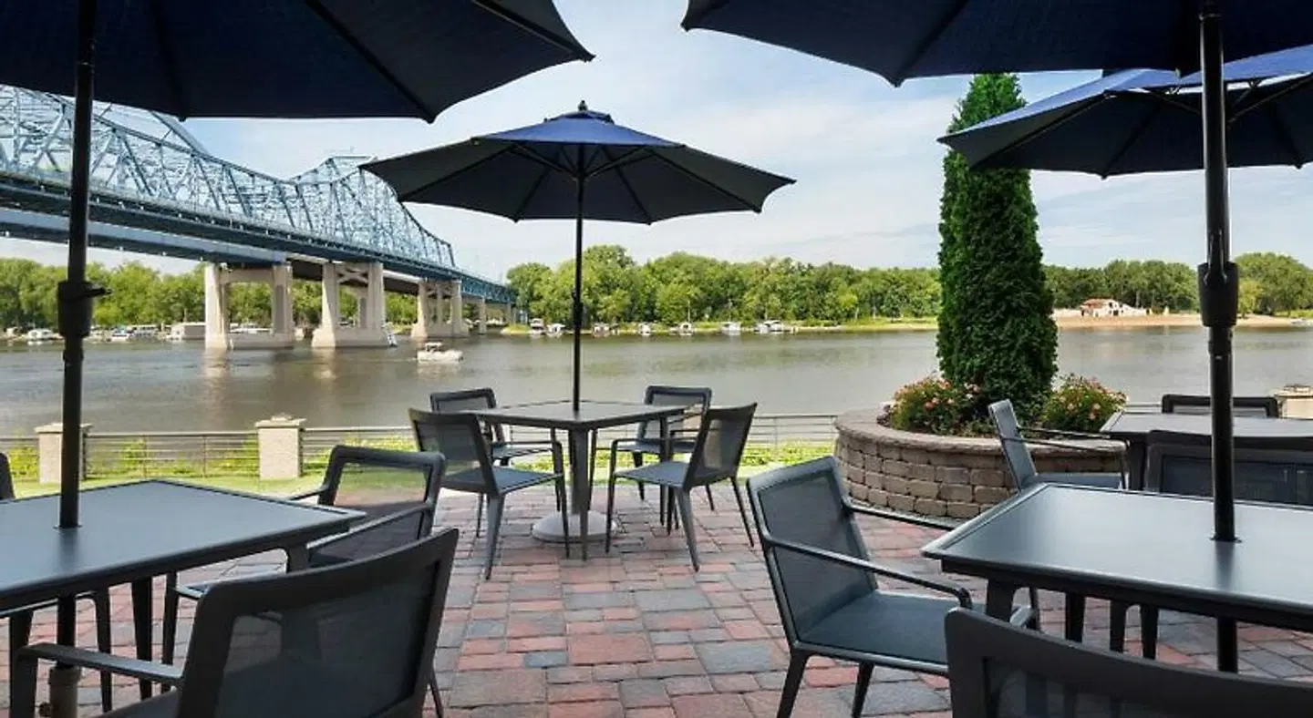 Courtyard by Marriott La Crosse Downtown/Mississippi Riverfront Terrasse
