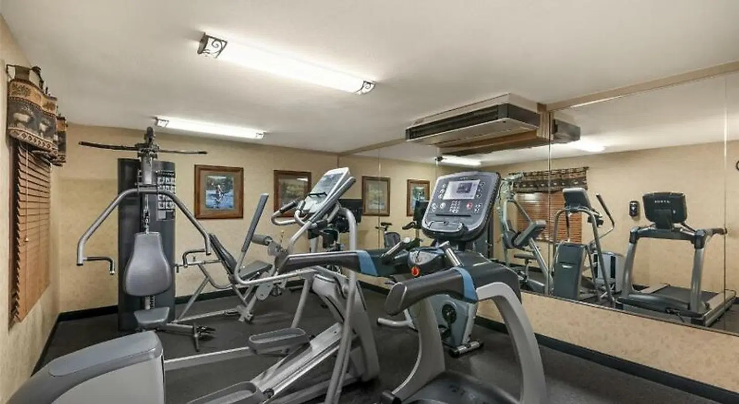 Best Western Plus Kelly Inn and Suites SPORTS_AND_LEISURE