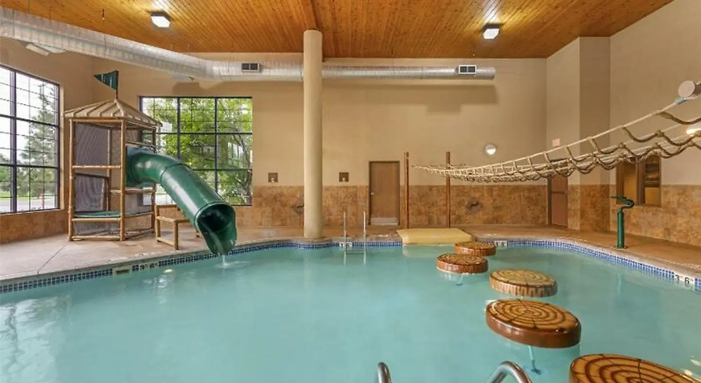 Best Western Plus Kelly Inn and Suites Hallenbad