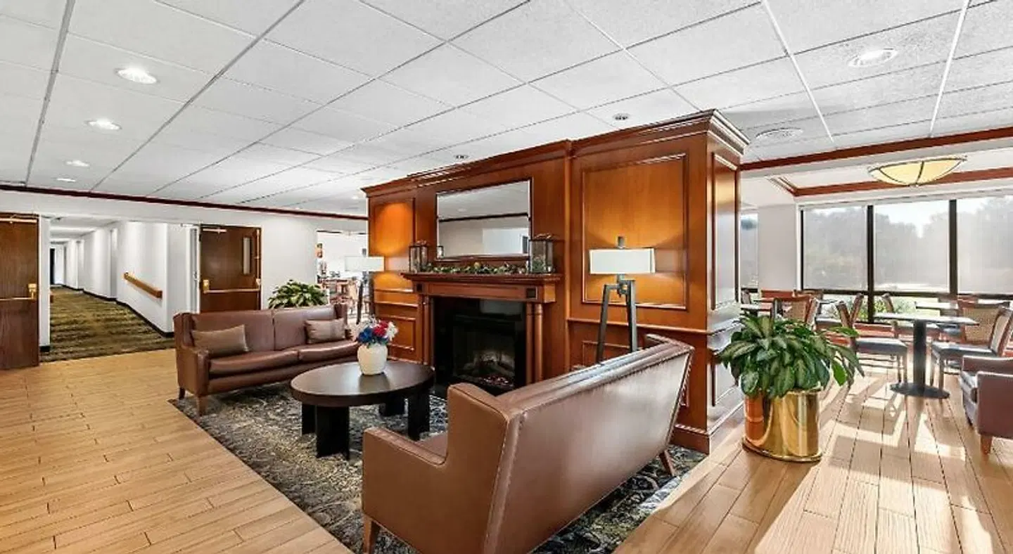 Comfort Inn and Suites Newark LOUNGE_LOBBY