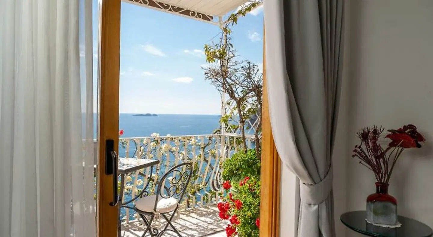 Eden Roc Suites Terrasse