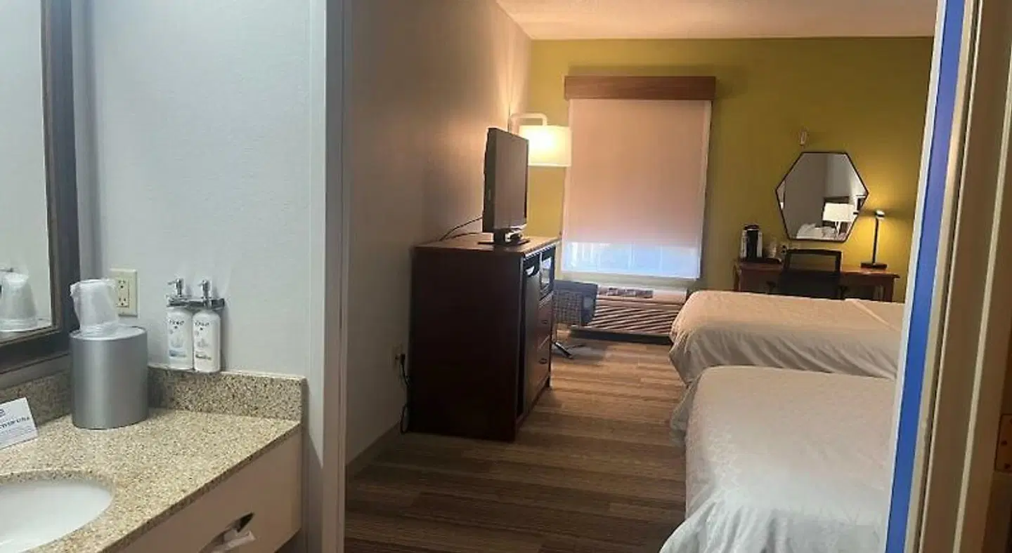 Holiday Inn Express & Suites Sioux Falls At Empire Mall by IHG ROOM_EXAMPLE
