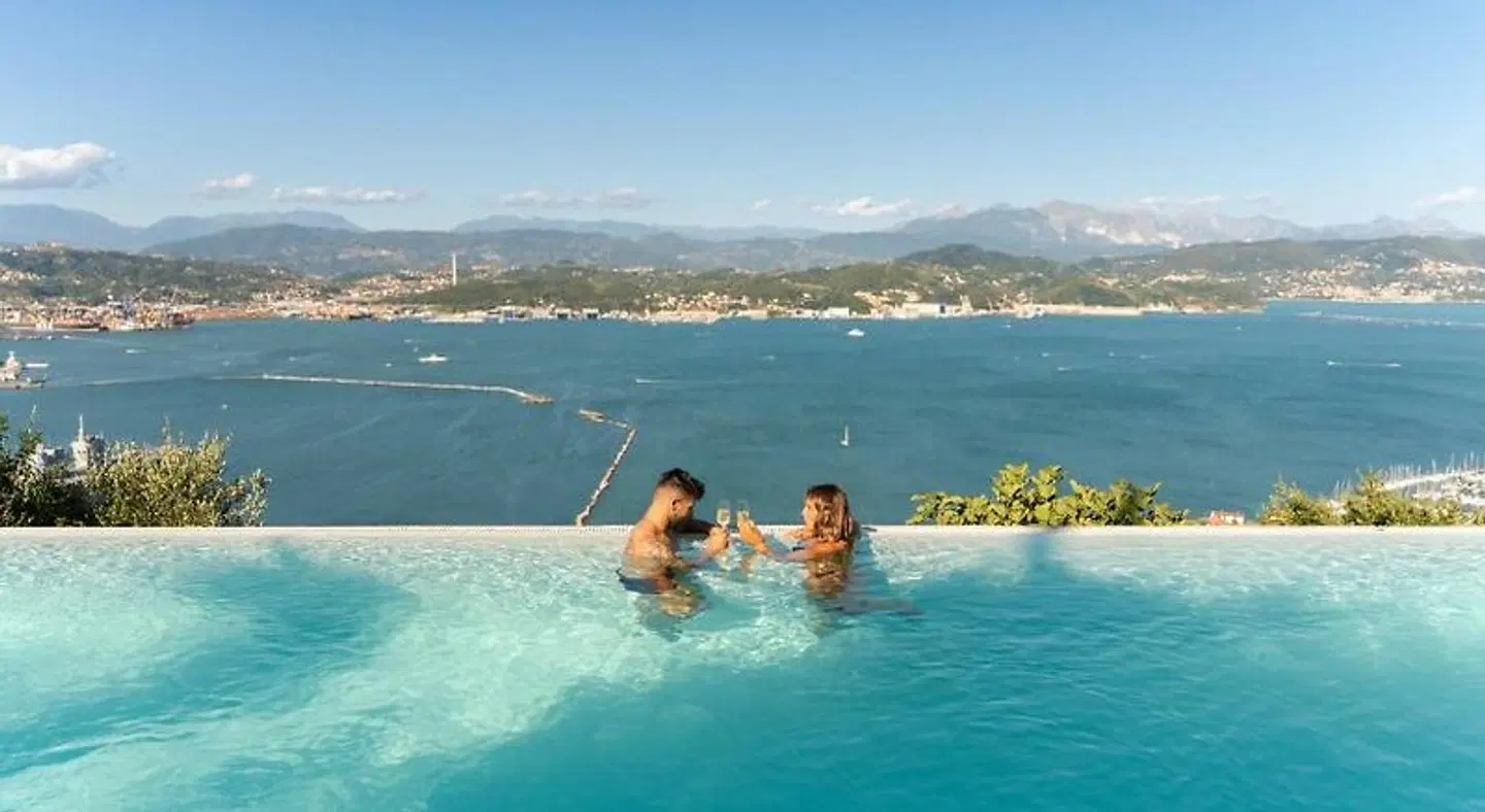 Le Ville Relais OUTDOOR_POOL