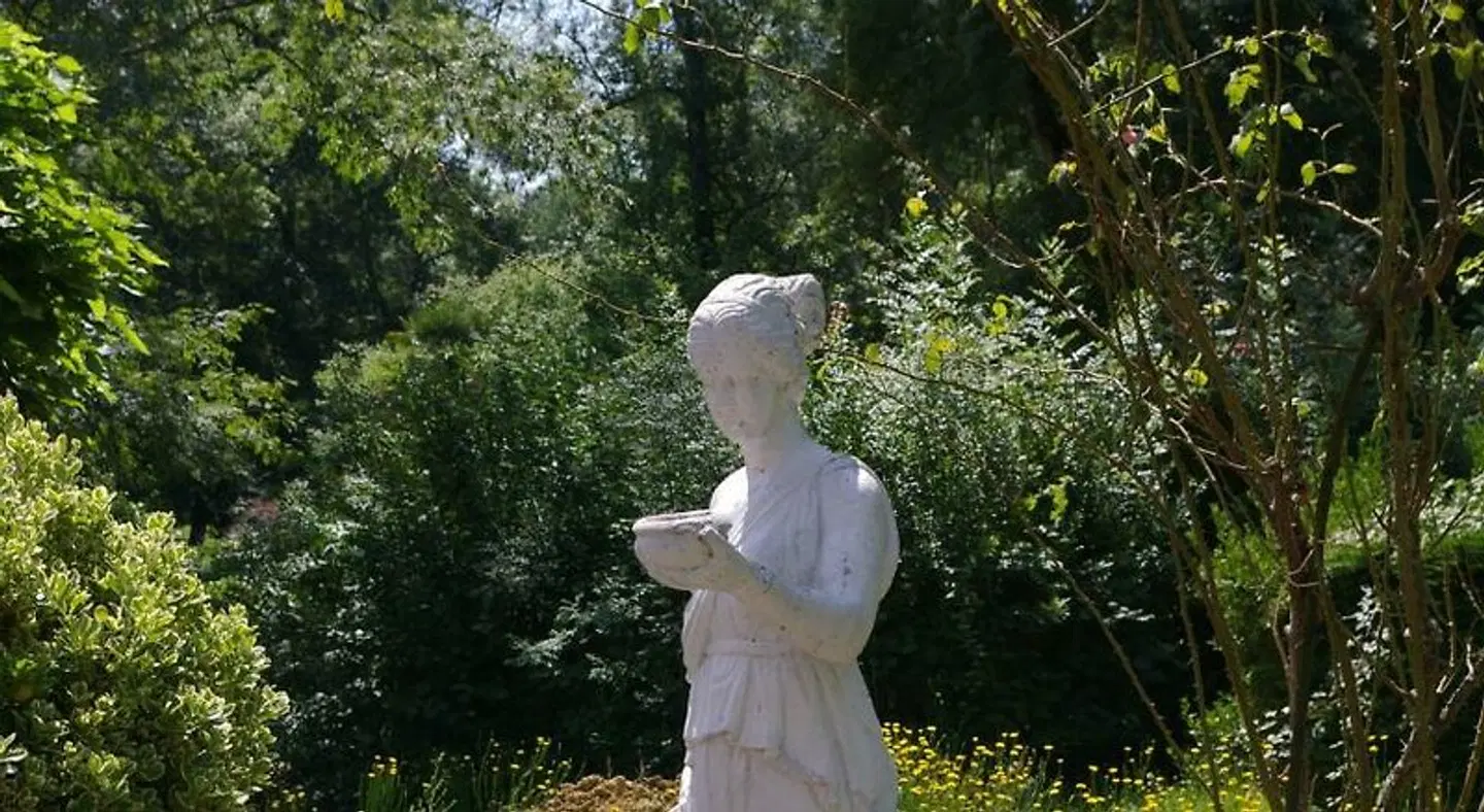 Hostellerie De La Roseraie Garten