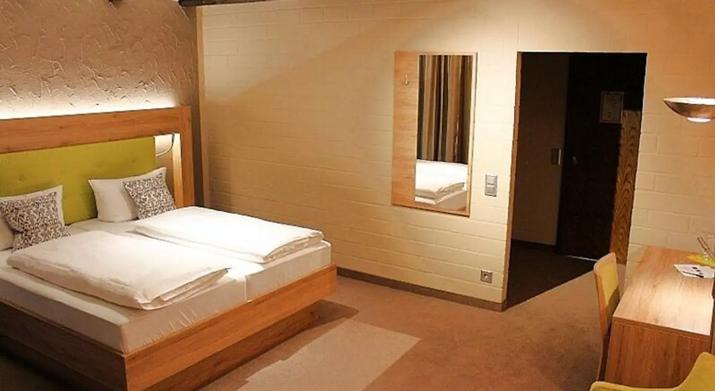 Sewenig ROOM_EXAMPLE