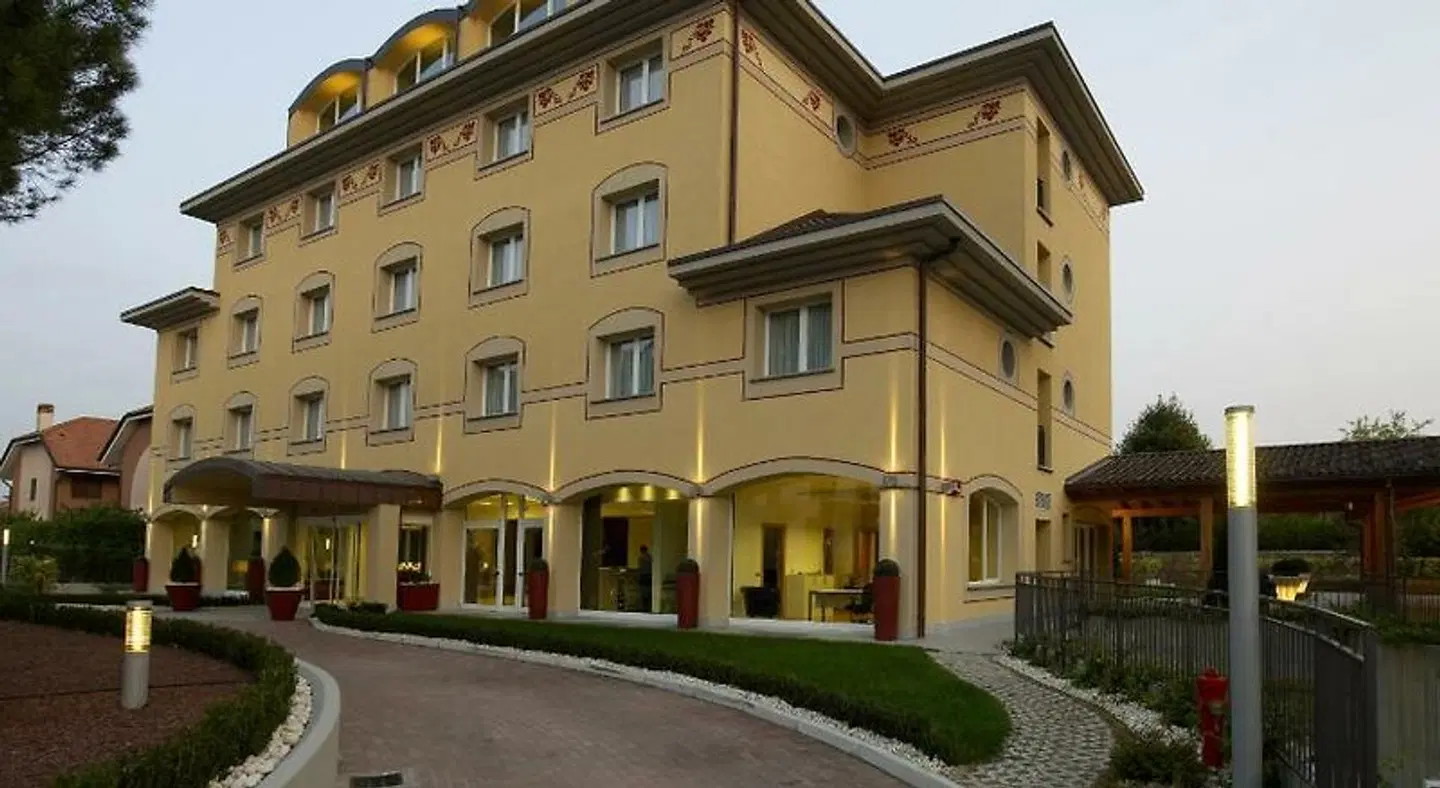 Virginia Palace Hotel EXTERIOR