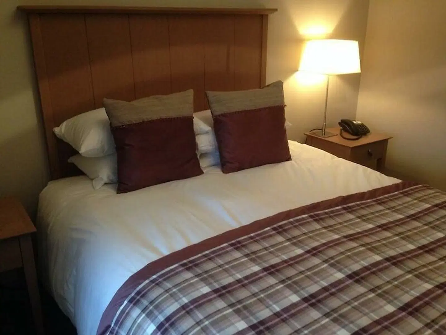 Dumfries Arms Hotel ROOM_EXAMPLE