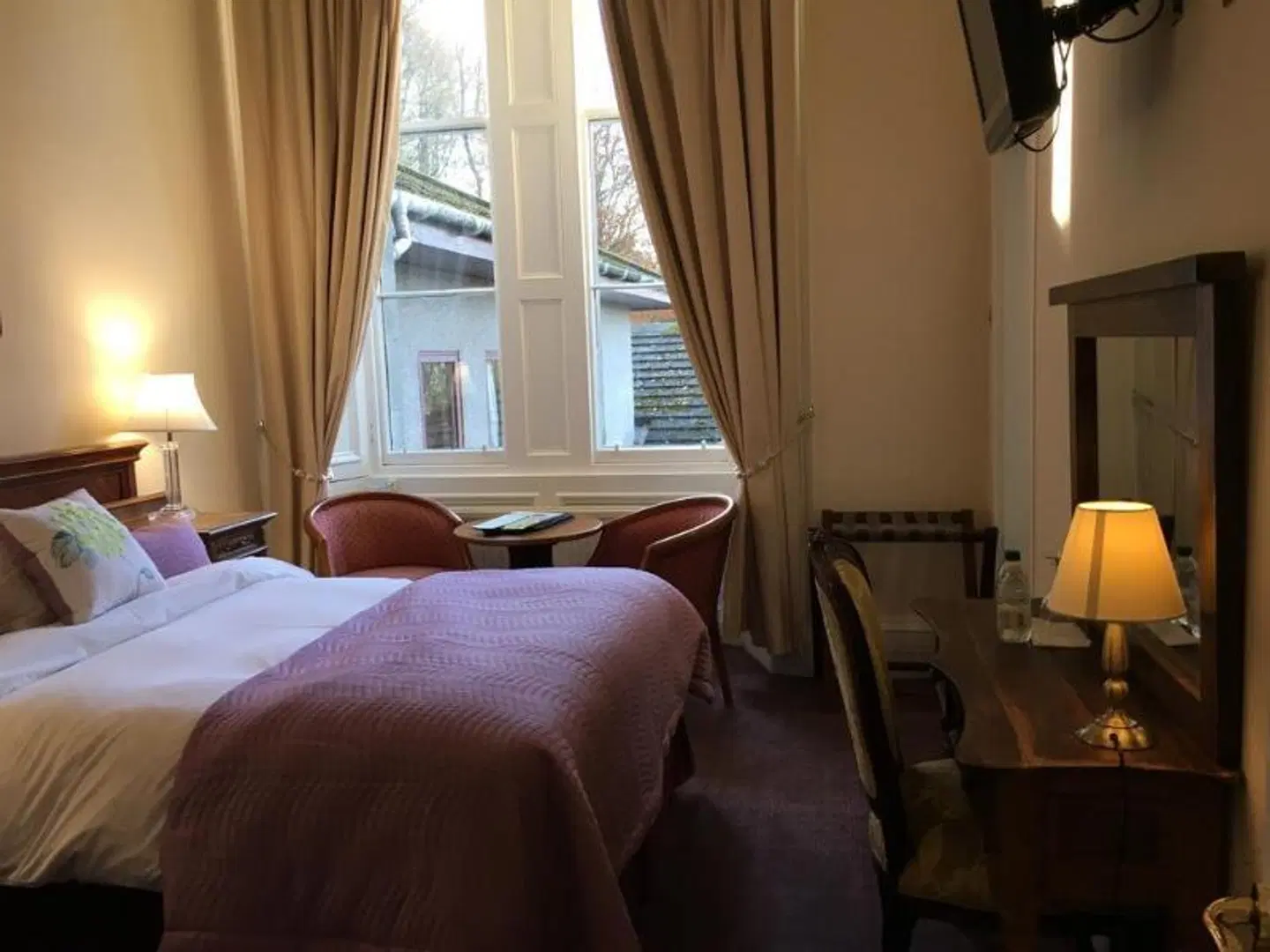 Mansfield House ROOM_EXAMPLE