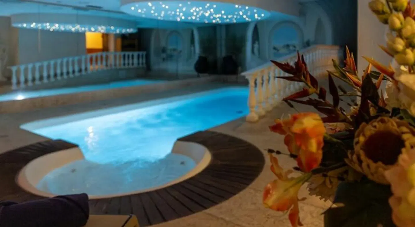 Olympic Palace Hallenbad