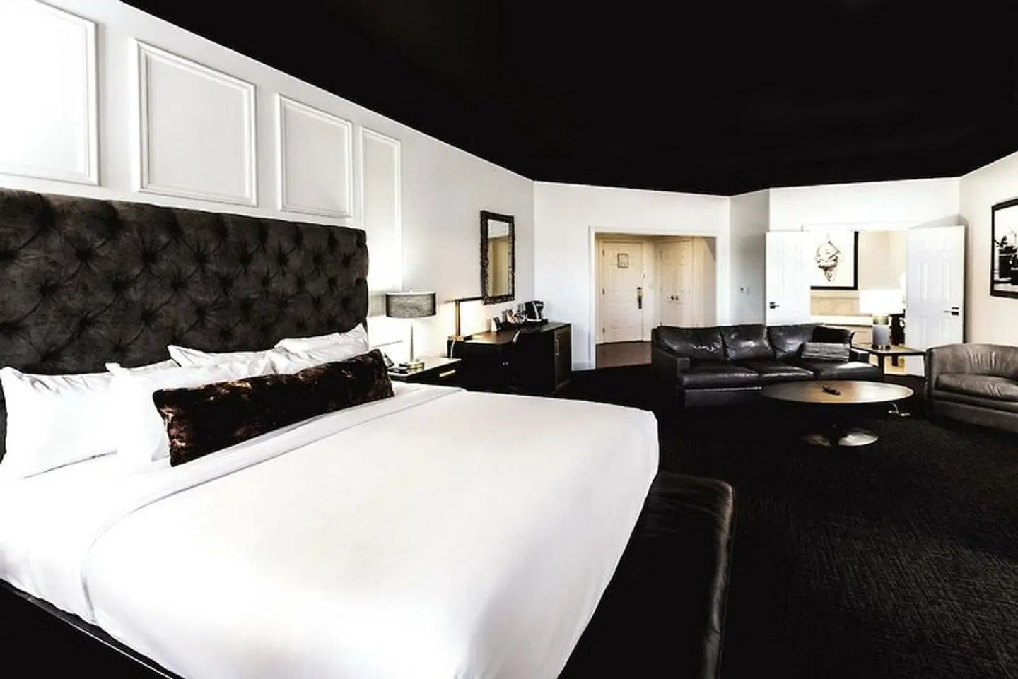 The Delafield Hotel ROOM_EXAMPLE