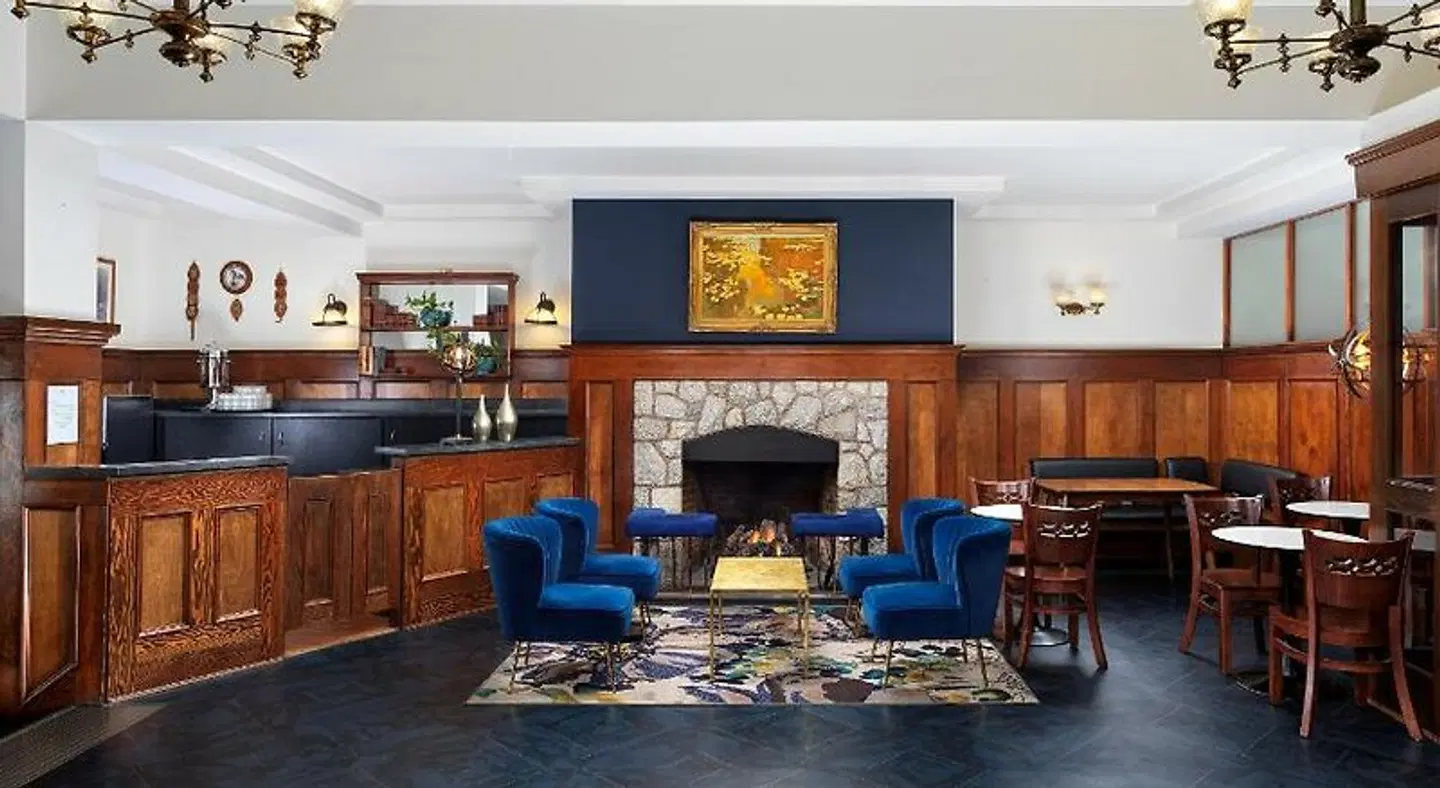 Huntingdon Manor Hotel Bar