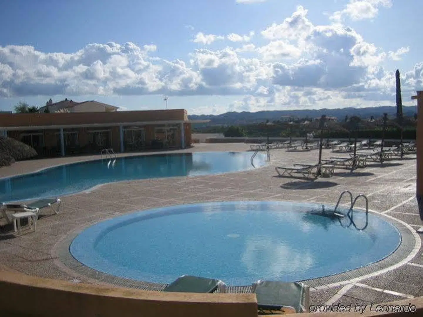 TRH Tirant Playa OUTDOOR_POOL