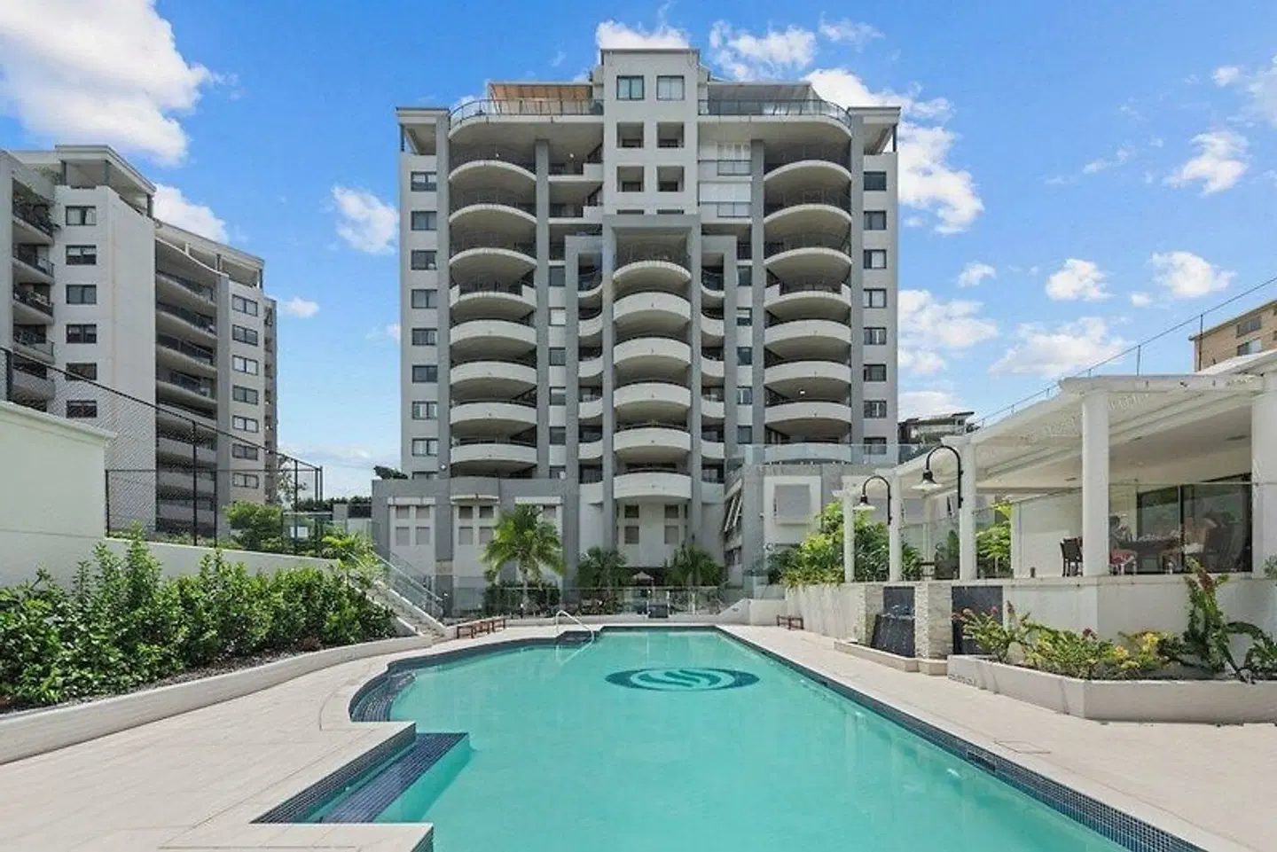 The Oasis Apartments OUTDOOR_POOL